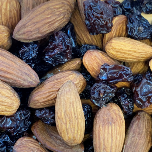 Almonds And Jumbo Raisins 500g