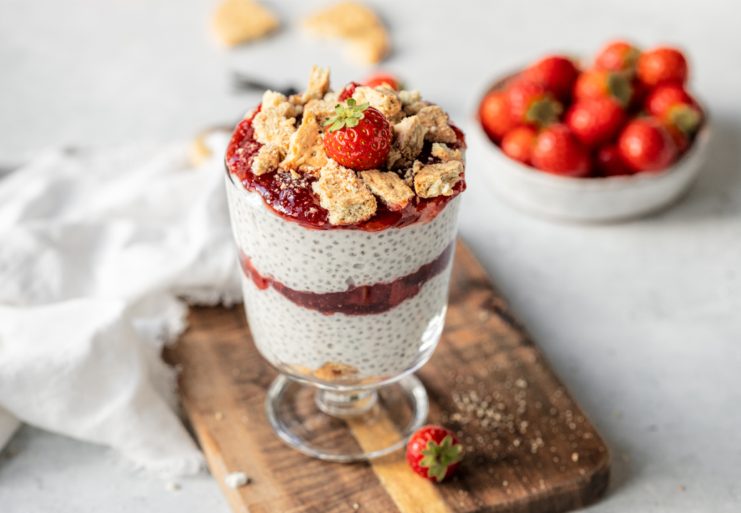 Strawberry Cheesecake Chia Pudding