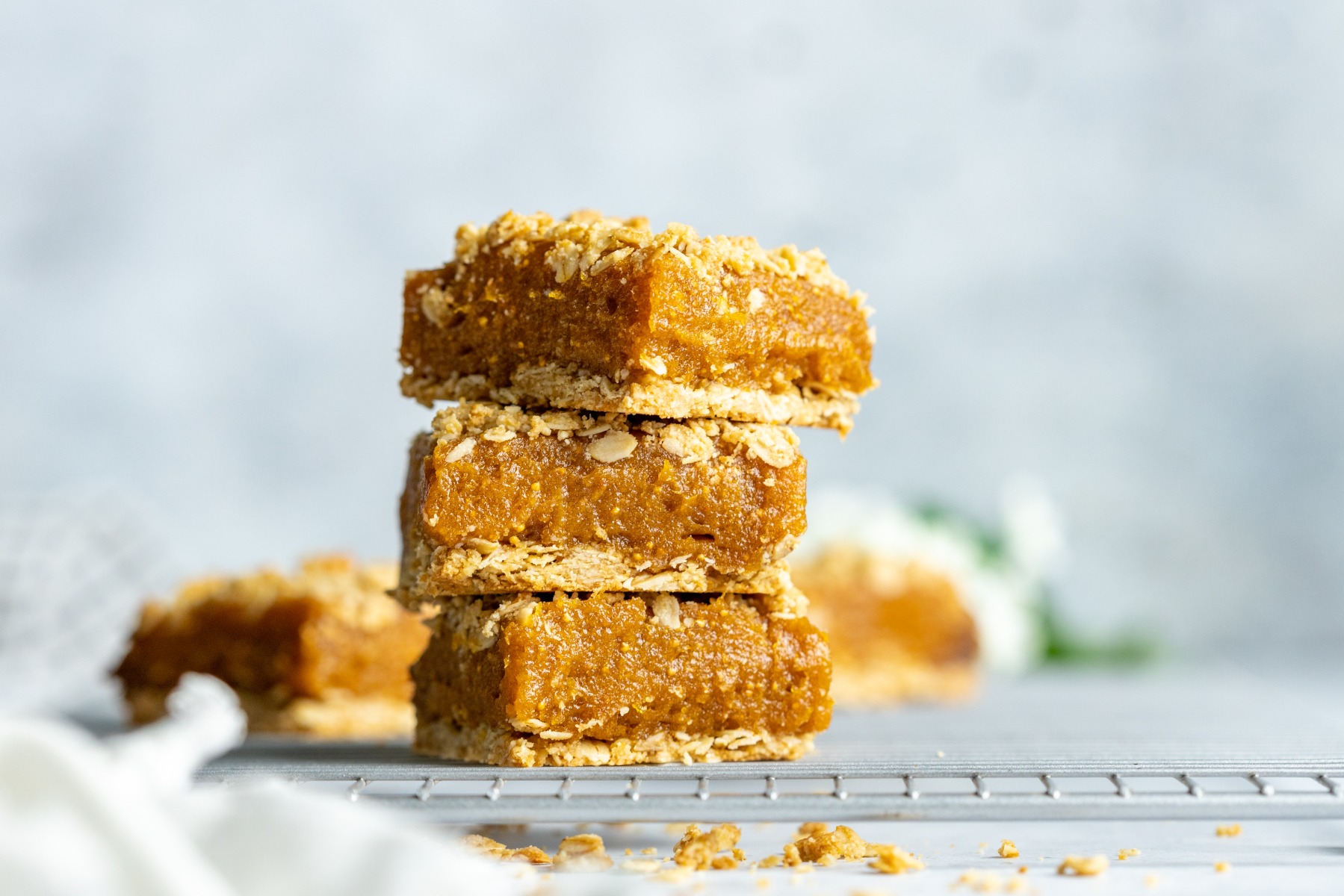 Apricot Crumble Bars