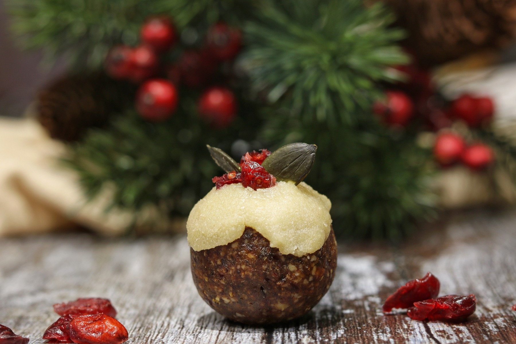 Mini Christmas Pudding Balls